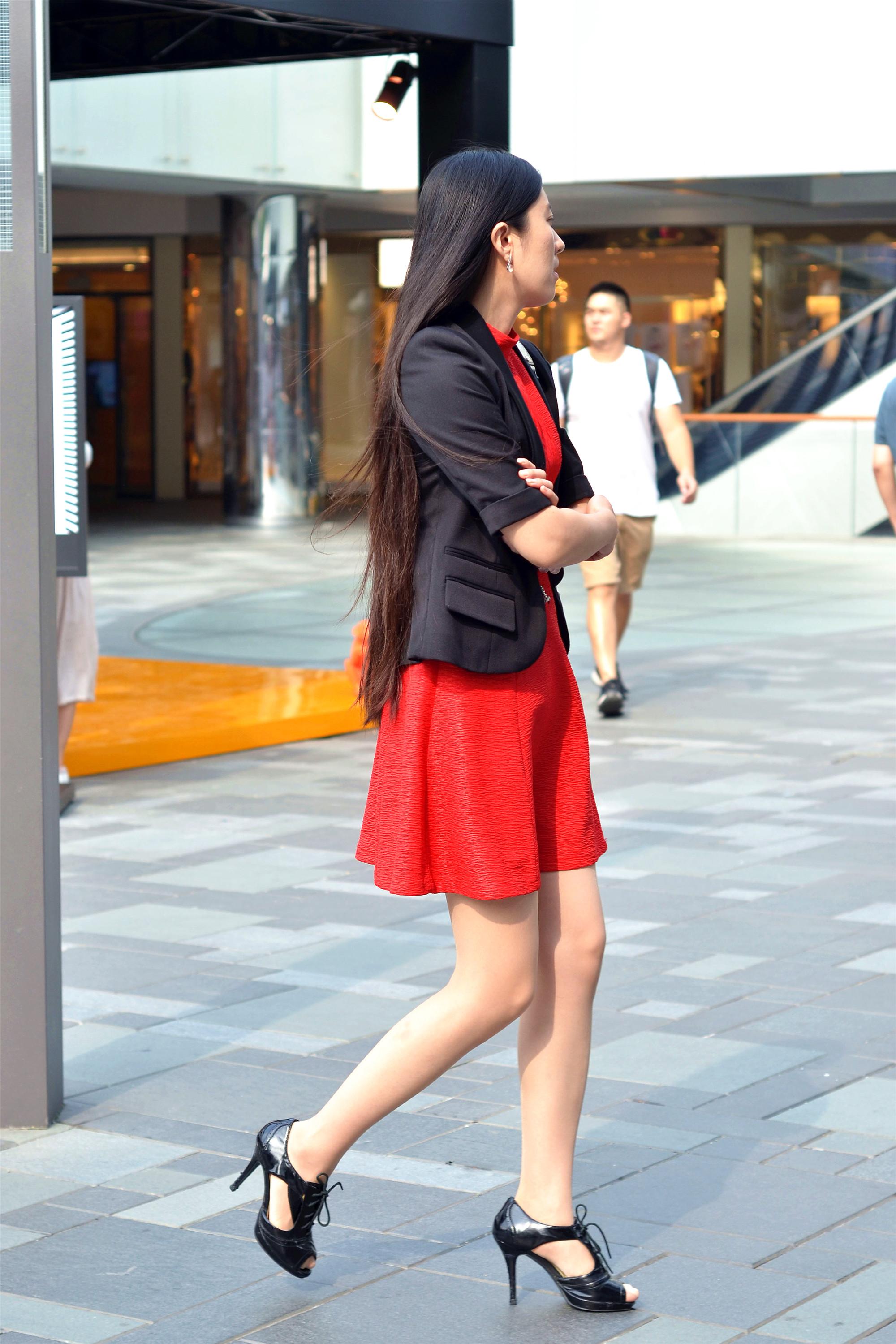 这样一头过腰长发需要留多少年才可以