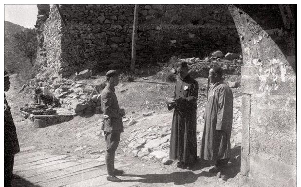 八年抗战中,全山110余座寺庙中,便有41座横遭日寇铁蹄践踏毁损.