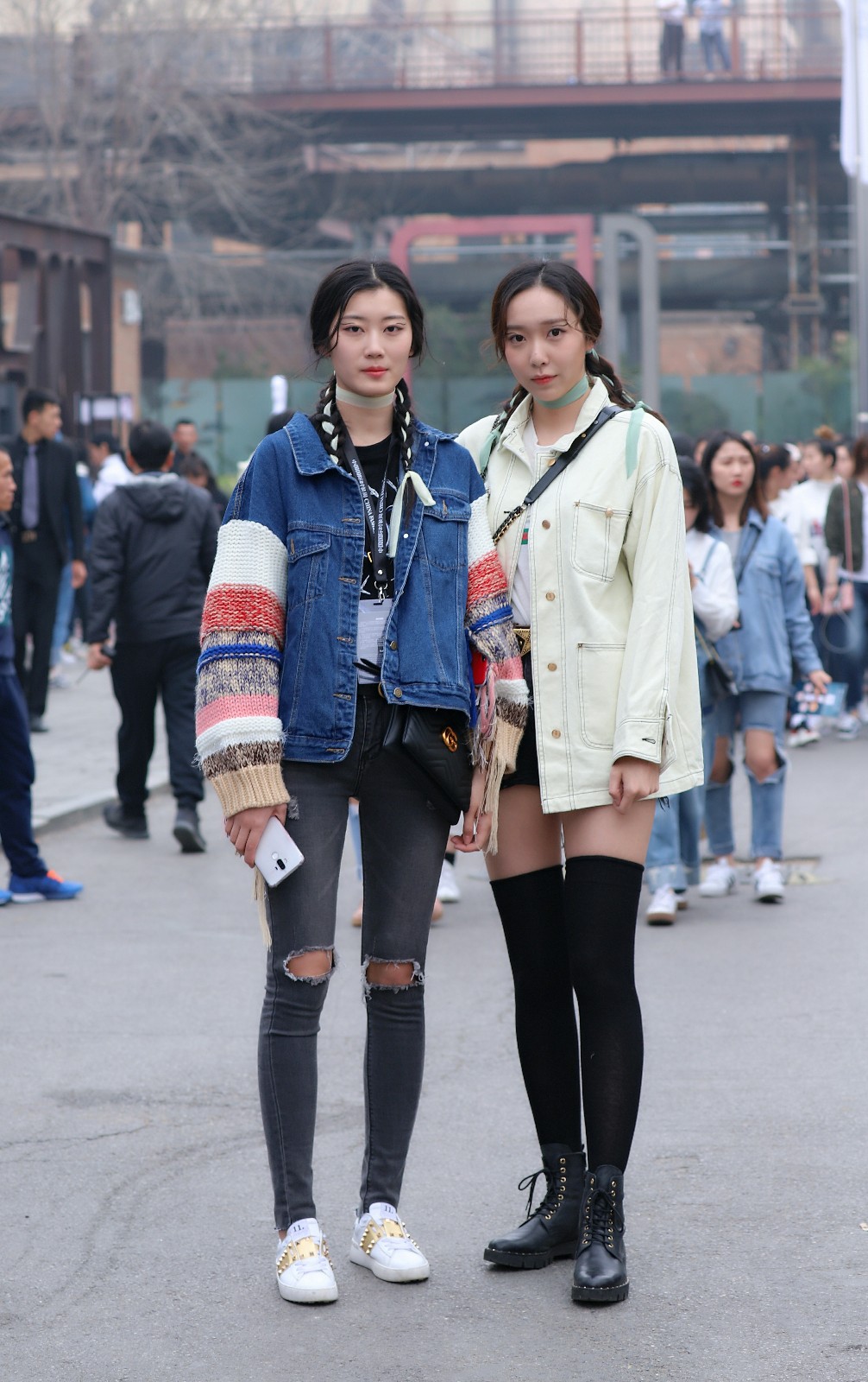 北京798街拍:这里时尚女孩真多,你要不要来这里走一走逛一狂_新浪看点