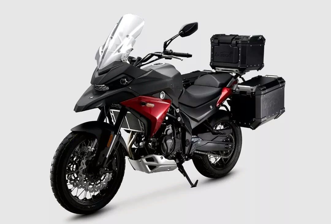 摩瑞发布mg500adv二代竞争钱江贝纳利trk502