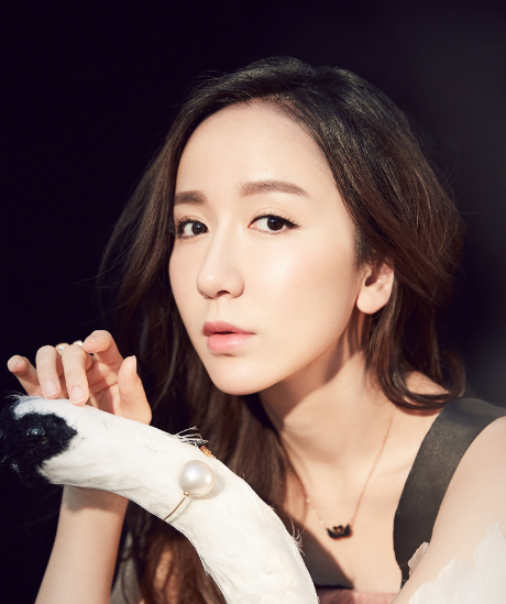 她只在《爱情公寓》里最火,别的剧就没有水花,陈赫都带不动她