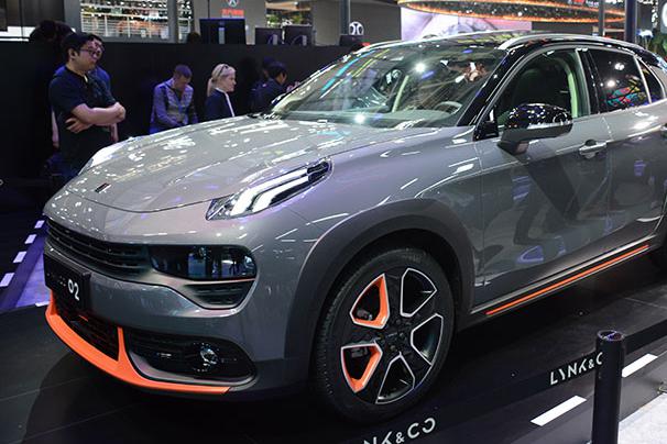 跨界suv领克02驾到,双色车身,对标t-roc探歌cx-4