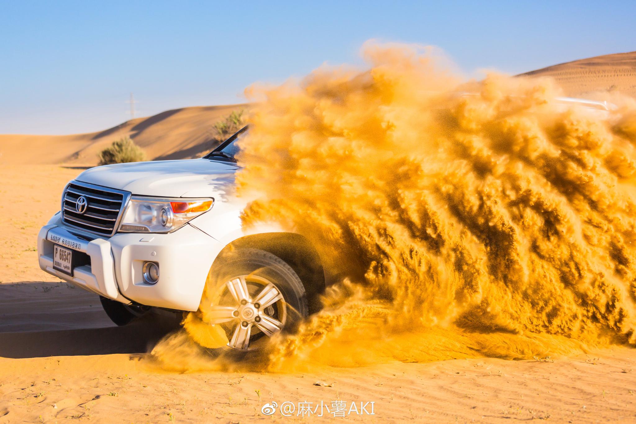 之前看花少时迪拜就记住了冲沙这段所以这次到迪拜怎么也要做回沙漠