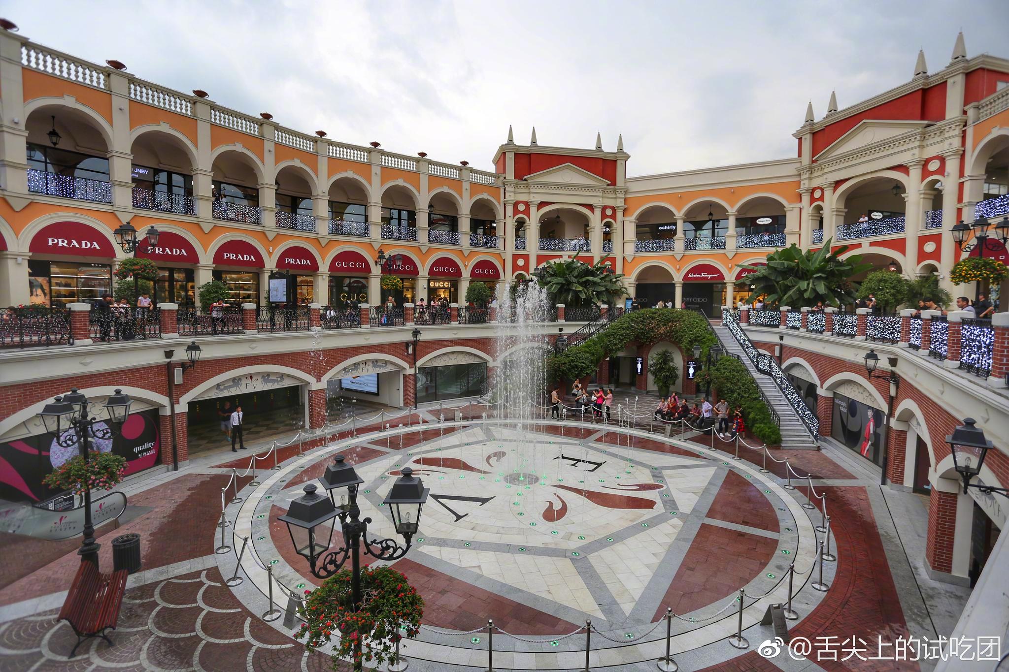 我们周末自驾车到佛山玩,佛罗伦萨小镇是亲子