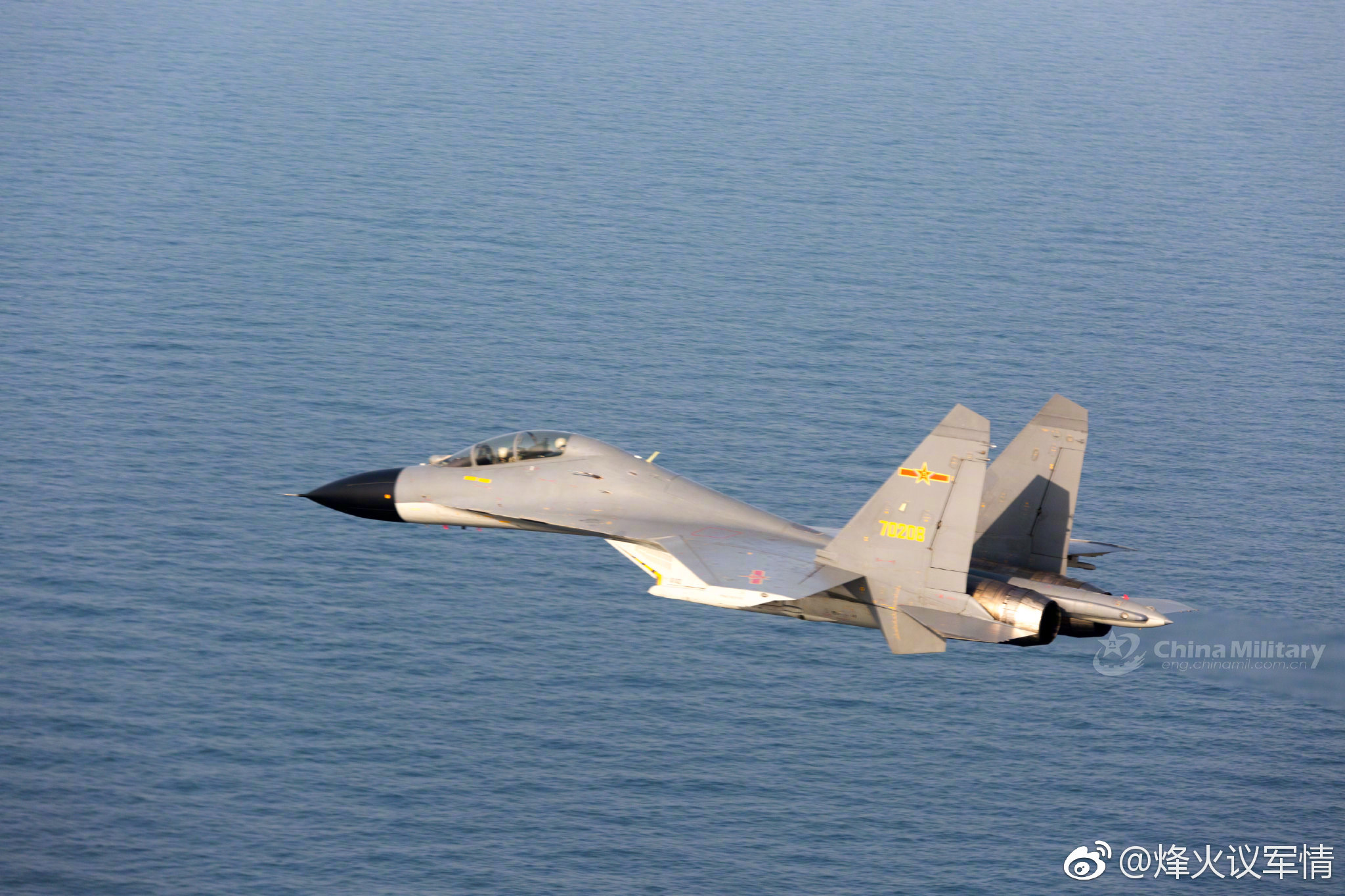 超低空训练的北部战区空军航空兵歼11BS战机 BY中国军网英文版/郝晓峰|空军_新浪新闻