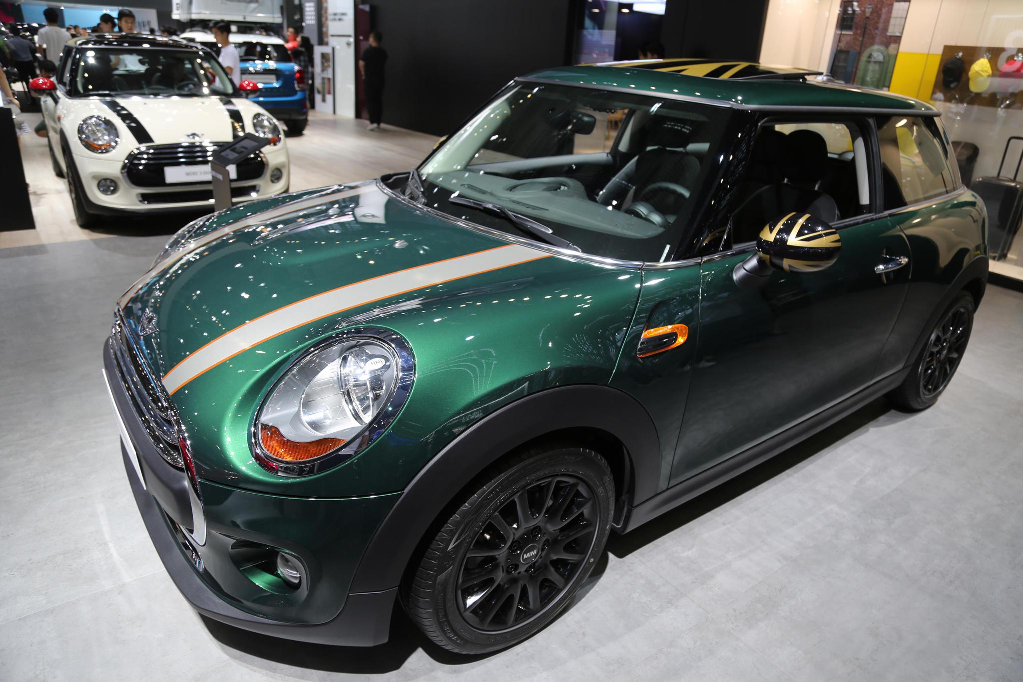 宝马mini one,奔驰smart fortwo,北汽lite,你选谁?