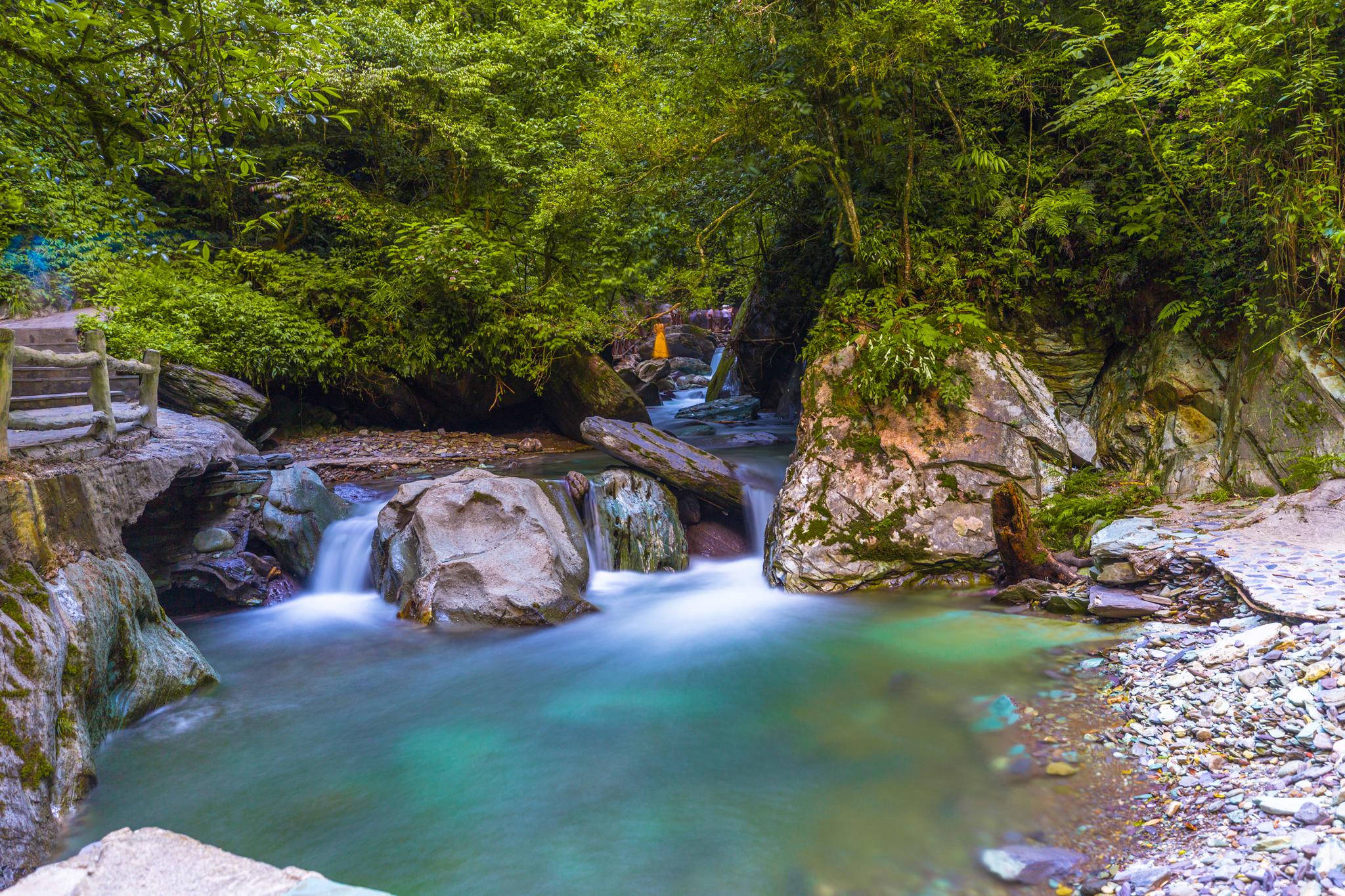 铜仁的亚木沟/天然的吸氧胜地如丝如线的流水/喜欢这里的清凉的水