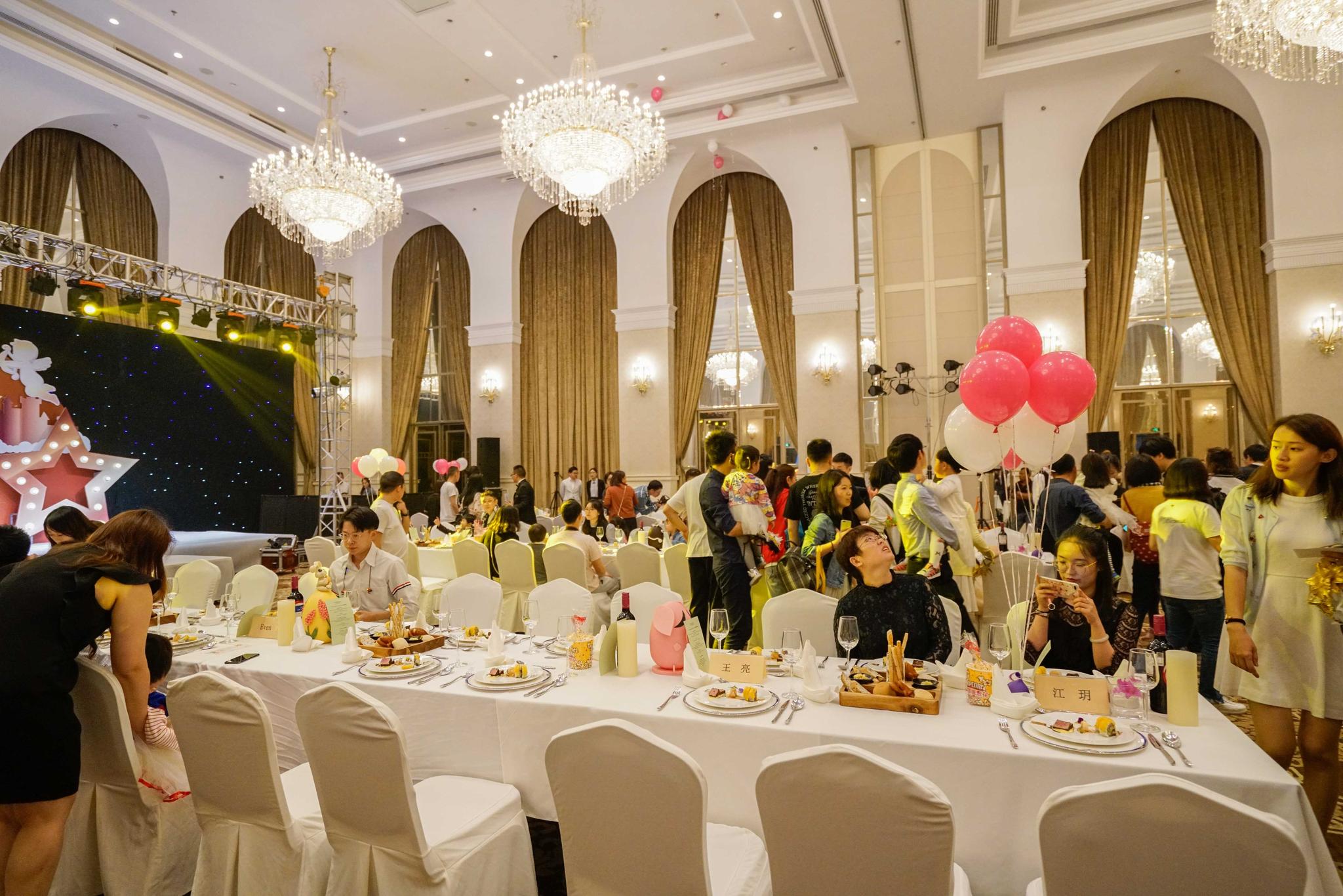 做一回真正的公主,去安吉城堡酒店参加一场公主和王子的晚宴