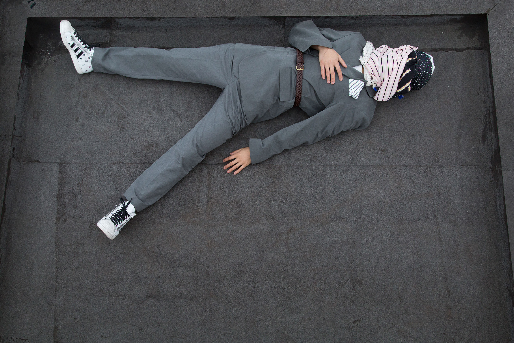 美国摄影师 ben zank 18岁时|摄影师|失重|阁楼_新浪新闻