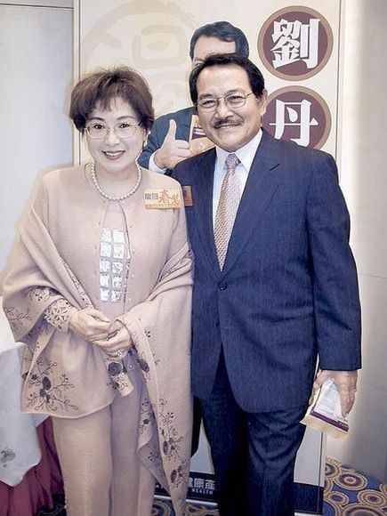 李司棋一生有两段婚姻,1971年与法医官叶志鹏结婚,后因发现丈夫有第