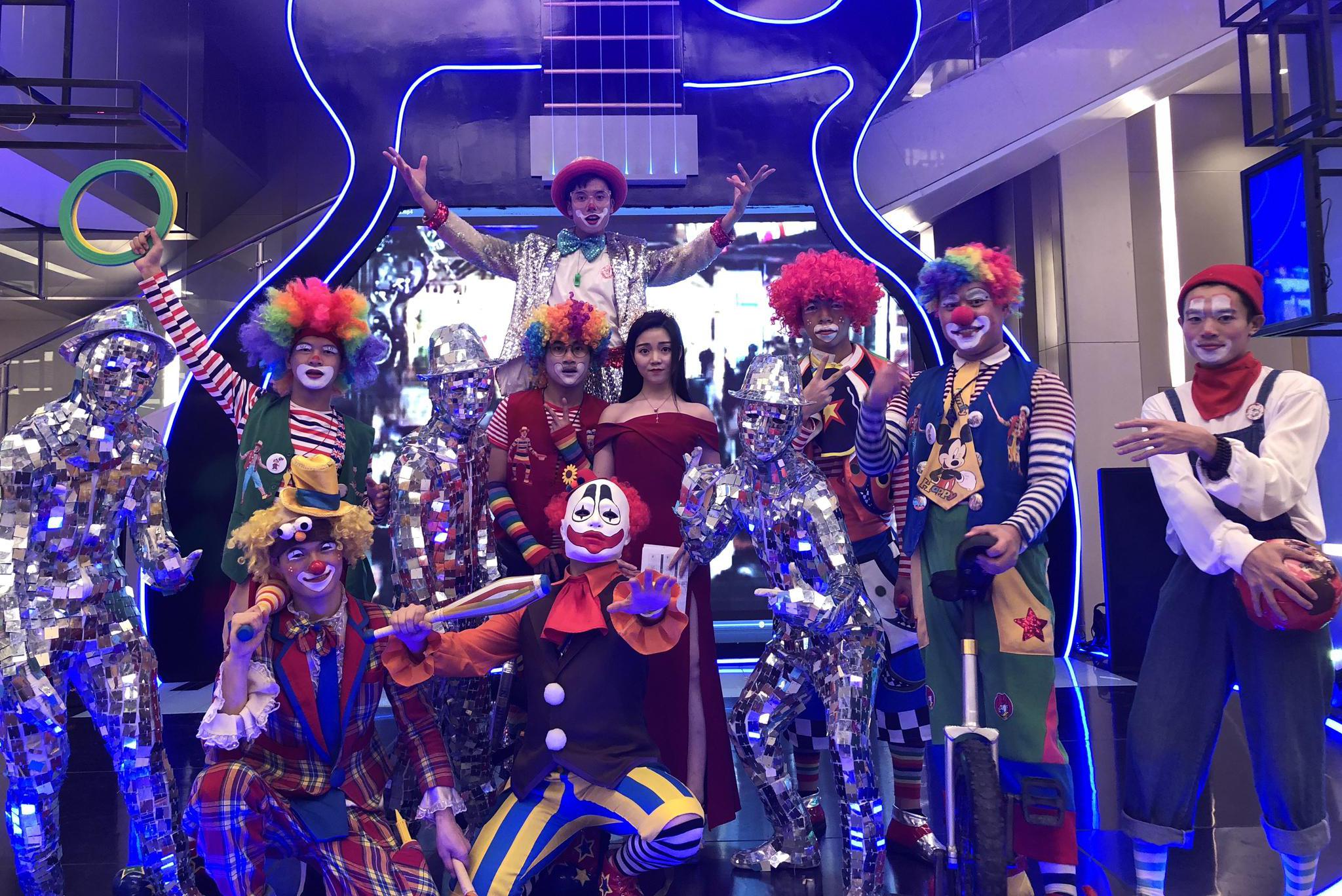 活动公司旭东传媒执行演艺的7月18日华强北地铁商业街开业活动