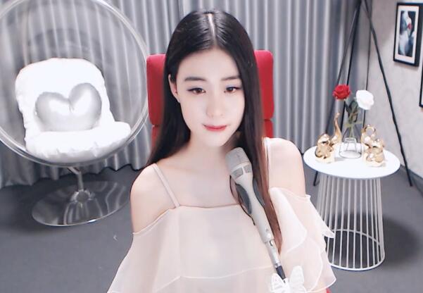 低调的神豪宝宝么么哒曾经一年不到消费千万 唯独钟爱女主播钰儿