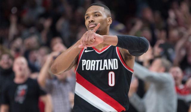 利拉德又炸了当他拿出手表的那一刻比赛就已经结束了