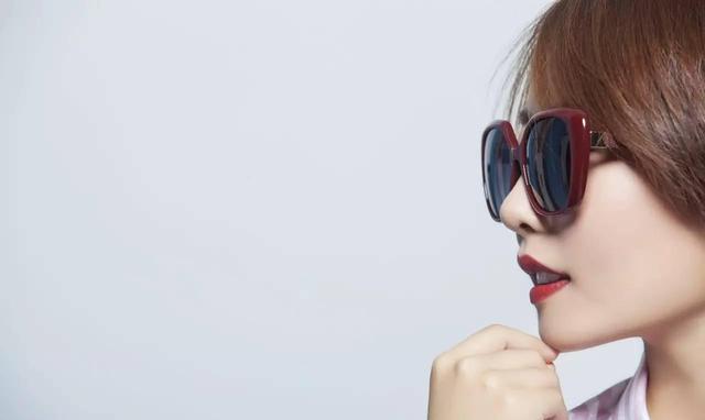 王安琪:你和女神之间只差一个墨镜的距离