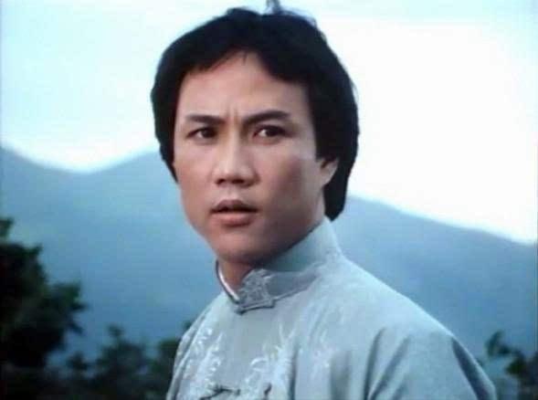 24岁试镜一炮而红,出家后妻子至今未改嫁,如今在美国生活