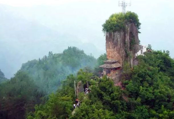 利川亿年地质奇观"石鼓"突然倒塌,公母寨,穿眼石岌岌可危