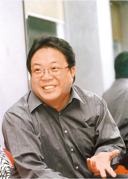 黄国辅在近几年身体开始发病,他曾传罹患家族遗传的肾囊肿导致肾衰竭