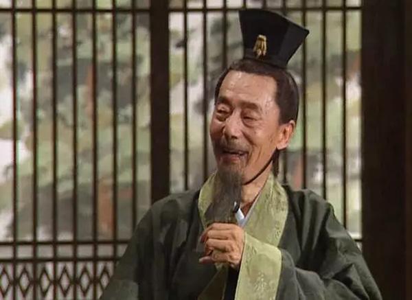 他在《西游记》中饰演的是银角大王,同时还在94版《三国演义》中的