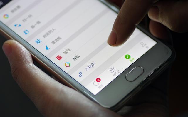 发信息一直不回的同事,却活跃在朋友圈,这三个原因你一定想不到