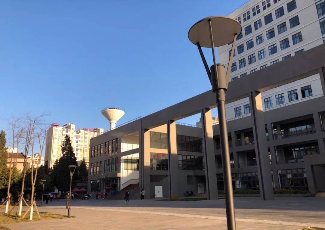 城市学院校门仅一街之隔昆明理工大学新迎校区田园坊紧邻点点滴滴都