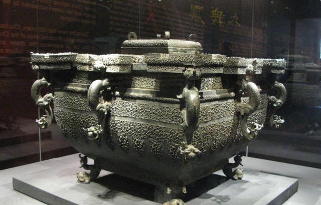 还记得08年奥运会开幕式千人击缶吗?其实那是“冰箱”|曾侯乙|冰鉴|冰箱_新浪新闻
