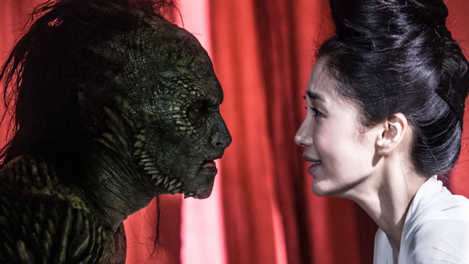 男子被奸人所害身中蛊毒,全身长出鳞片,女友不离不弃陪伴他!