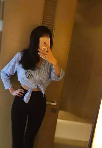 她产后狂赚3千万,蒋丽莎产后9天晒a4腰,为赚钱身体都不要?