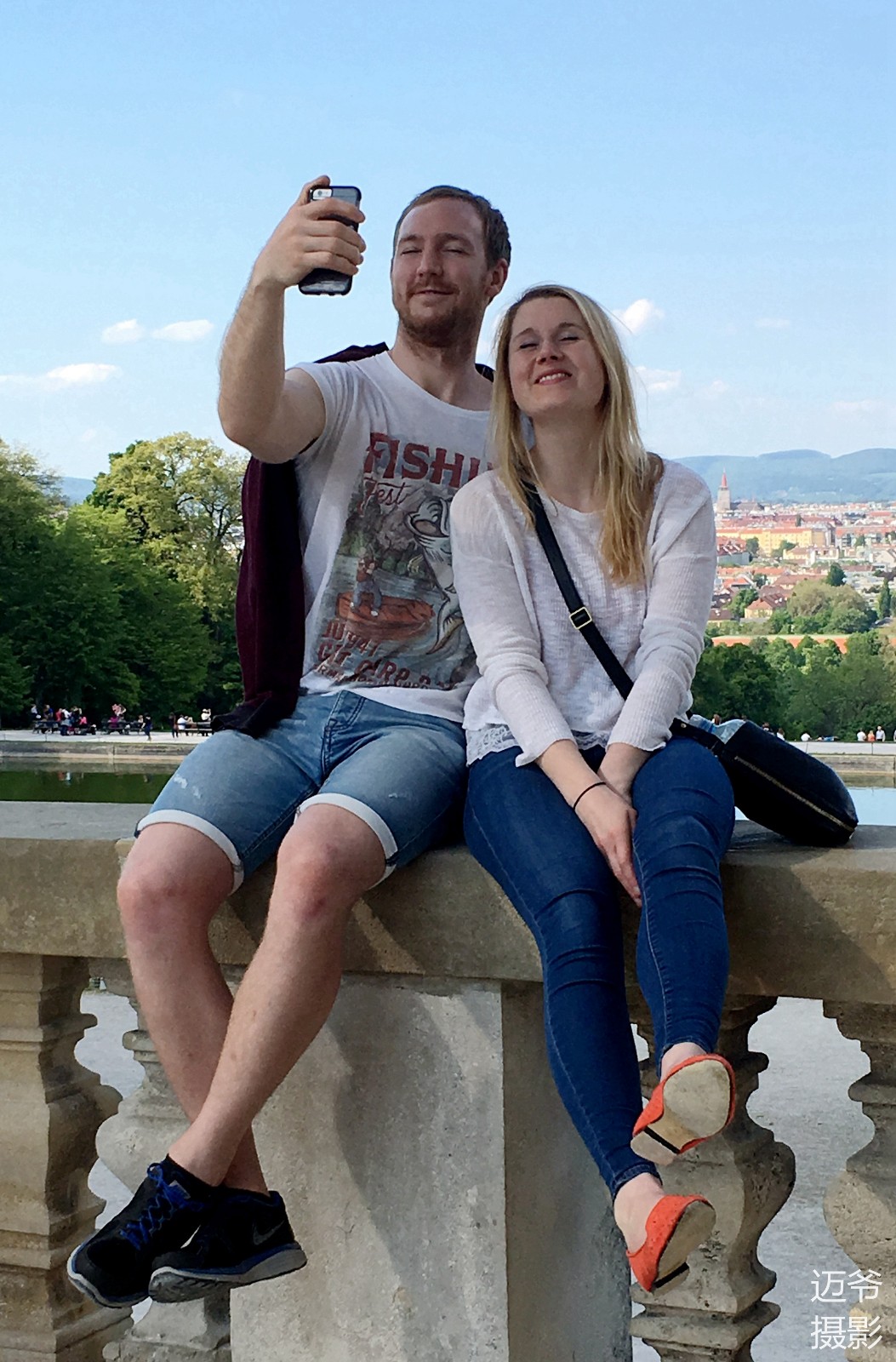 玩自拍的老外情侣原创摄影