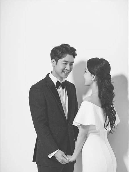 "冰王子"赵显宰将于3月24日与圈外人女友举行婚礼