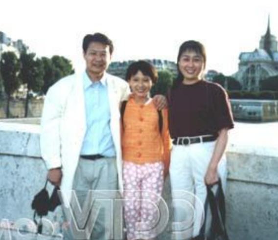 62岁央视一姐汪文华近照,曾与丈夫两地分居17年,如今热衷公益