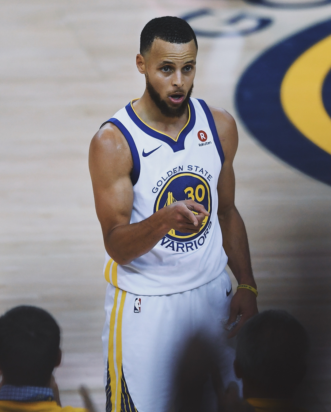 库里今日比赛精彩图集