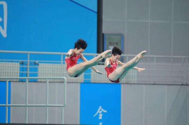 14岁小丫张家齐掌敏洁完美发挥摘跳水女子双人十米跳台金牌