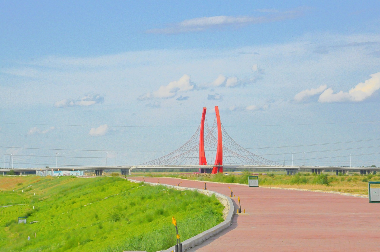 桥东桥西好风景,人来人去唱歌行.通辽市新世纪大桥【原创拍摄】