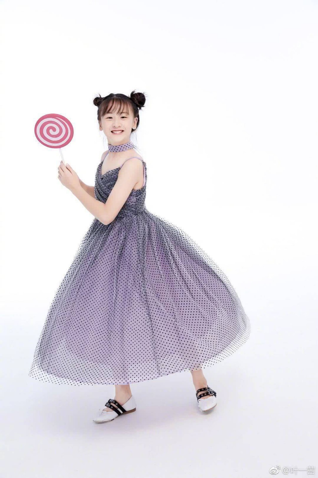 森碟最新写真女大十八变差点认不出遗传了爸妈明星的特质