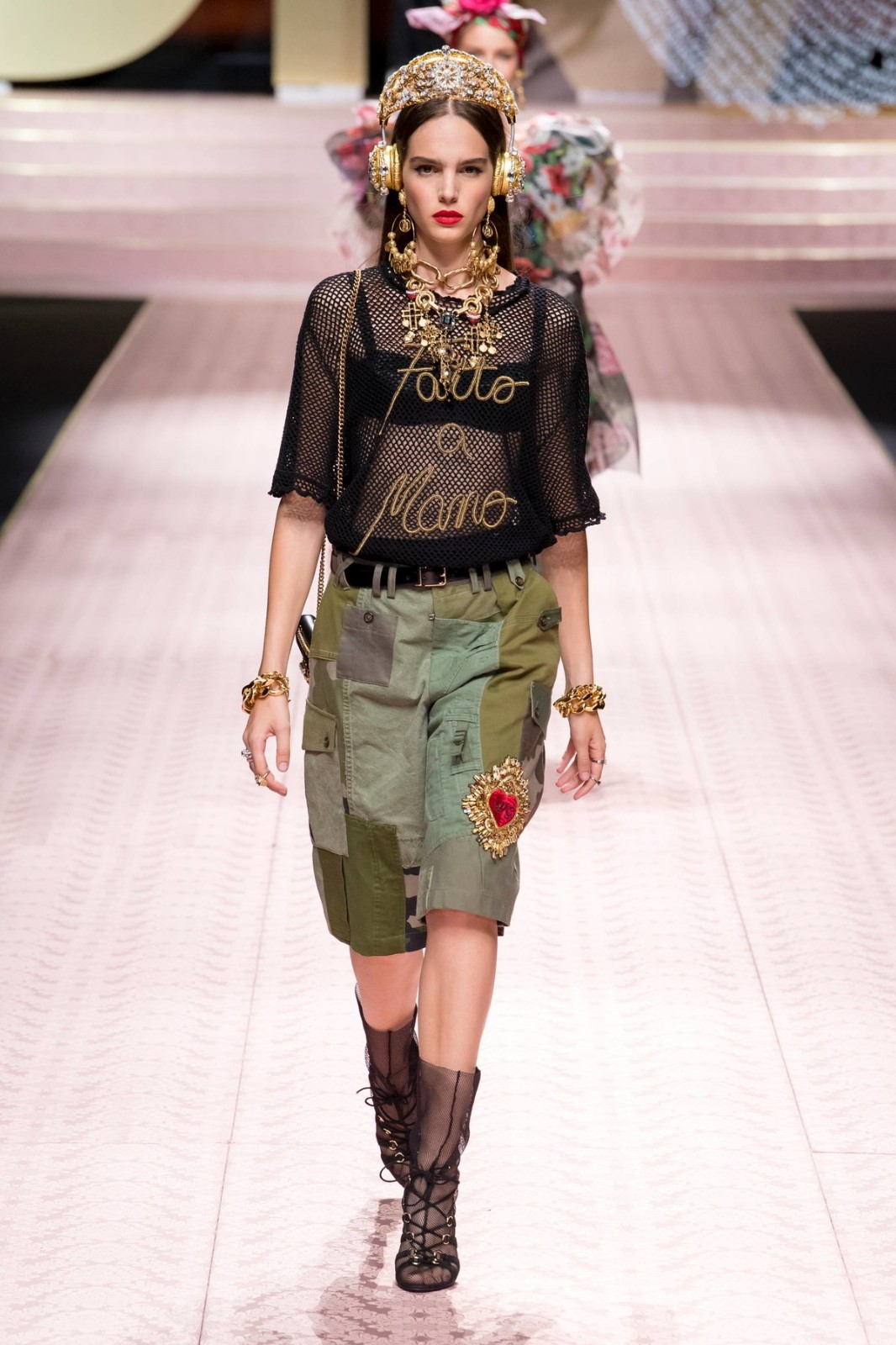 米兰时装周dolce & gabbana——西西里风情与宗教灵感的优雅缩影