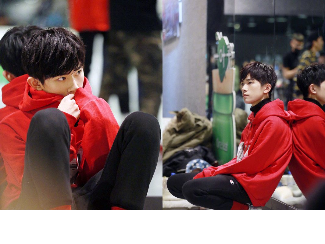 palm angels多色拼接运动装palace撞色帽衫搭配randomevent的发带在