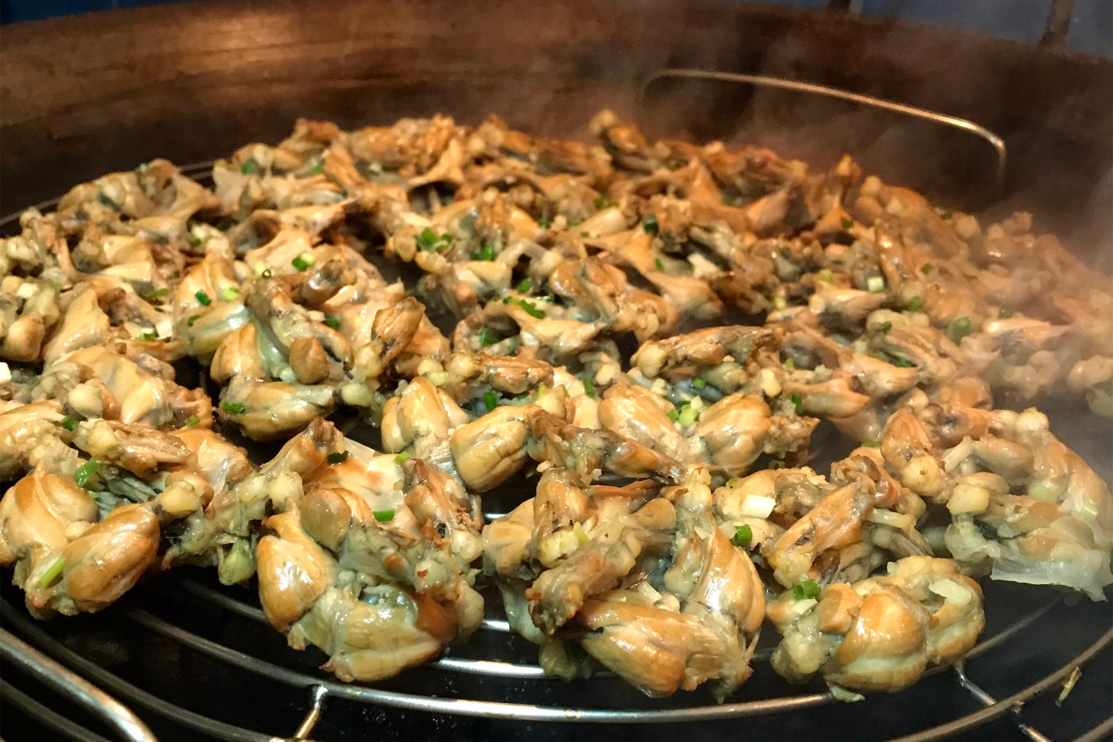 古镇出售一种美食,人人都说好吃,知道真相很多人惊呆了