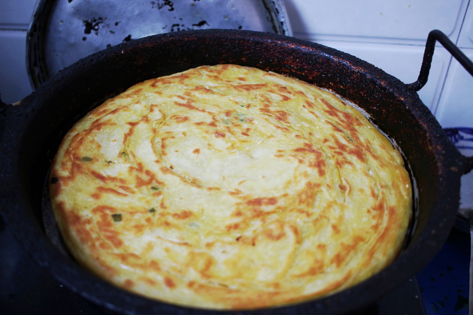 临潼铁炉油馍只摸油撒了些盐,传了上千年还是那么好吃