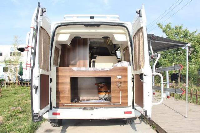 10沈阳房车展销会车型抢先看之20——大通短轴,长轴b型房车