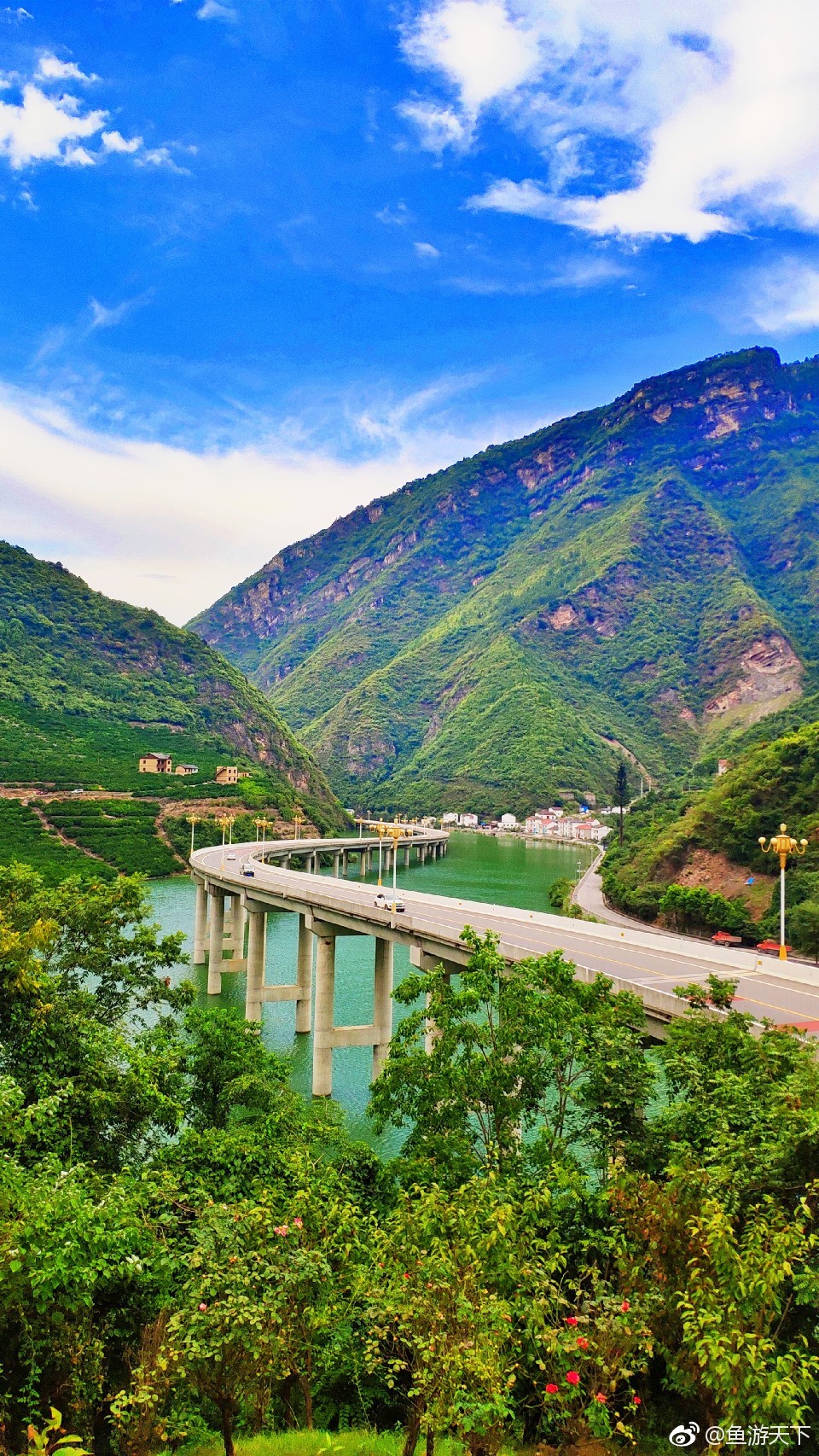 古代第一美女王昭君的故乡宜昌兴山县有条闻名全国的公路