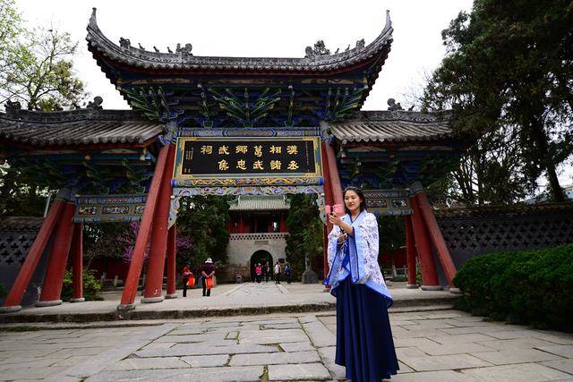 勉县武侯祠,是后主刘禅下诏为诸葛亮立庙于沔阳的官祠,国家4a级旅游