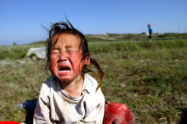 没有哪个孩子会愿意见不到父母其中一个,当时我的哭着说我不要你们