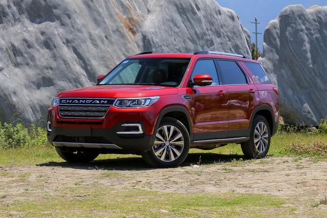 8米,这个尺寸已经可以用"庞然大物"来形容了,再大也只有全尺寸的suv.