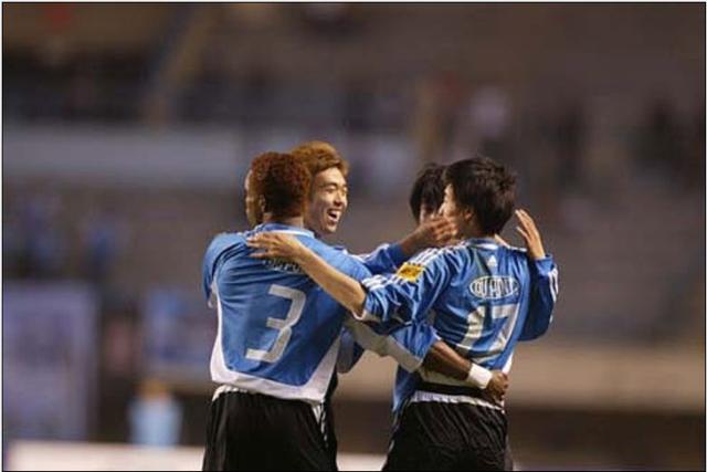 大连足球史上今天:2005年邹捷赵旭日进球 实德