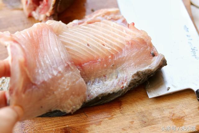 草鱼最好吃的做法,葱香浓郁,1条不够吃,鱼肉嫩滑有妙招