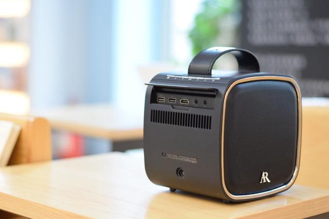 酷乐视r4s体验评测:啤酒炸鸡瓜子吃起来,这个世界杯有它陪伴!