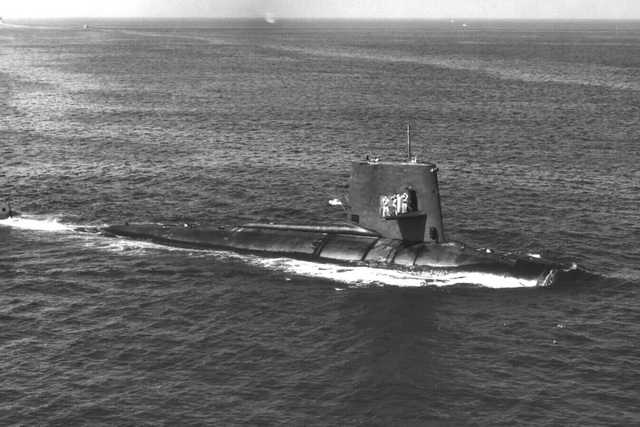 美军巡洋舰被日军击沉,84小时后才被发现,1200人只剩316人!