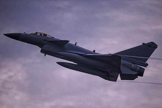 歼20改进型露面了用途变多令人欣慰