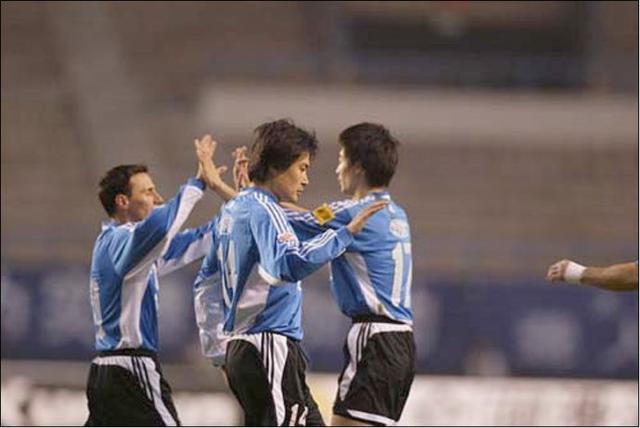 大连足球史上今天:2005年邹捷赵旭日进球 实德