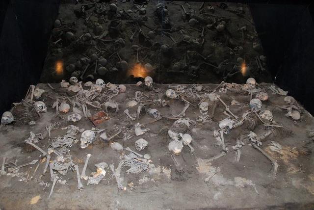 此人21岁杀掉哥哥登上皇位,在位3年残杀兄弟姐妹,24岁自杀身亡